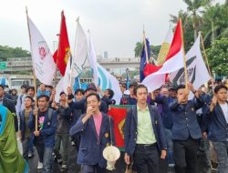 Gelombang Mahasiswa Bergerak ke DPR Hari Ini Membawa 17+8 Tuntutan Rakyat