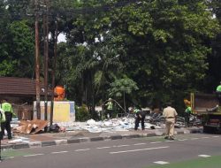Pedagang Panik dan Bingung Saat Satpol PP Bongkar Pasar Barito
