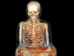 Patung Buddha Kuno Ini Berisi Mumi Biksu Berusia 1.000 Tahun Kok Bisa?