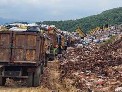 Minimnya Truk Pengangkut Dinilai Jadi Pemicu Sampah Menumpuk di Rawa Badak
