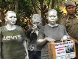 Perjuangan Manusia Silver Bertahan Hidup, Relakan Kulit Rusak demi Nafkahi Keluarga