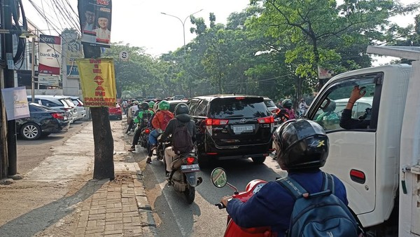Jalan Otista Raya Ciputat