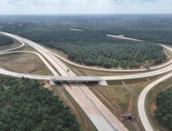 Kemacetan di Jalintim Sumatera Picu Arus Keluar Tol Fungsional Palembang Betung Tersendat